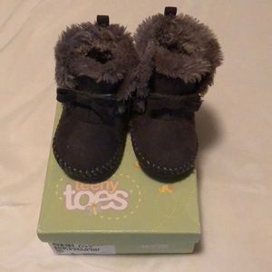 Bow cozy boots